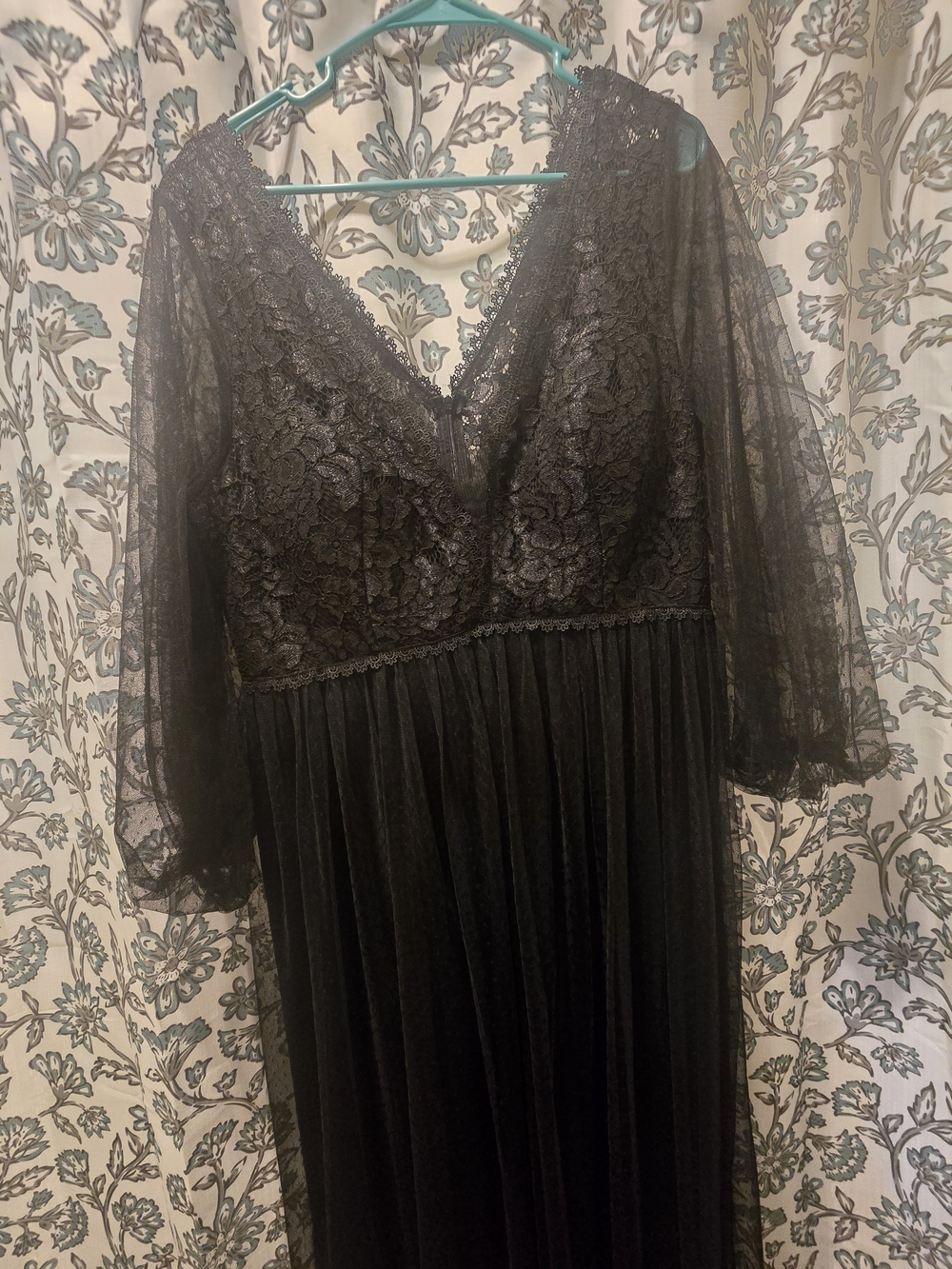 SHEIN Black Lace V-Neck Long Sleeve Maxi Dress